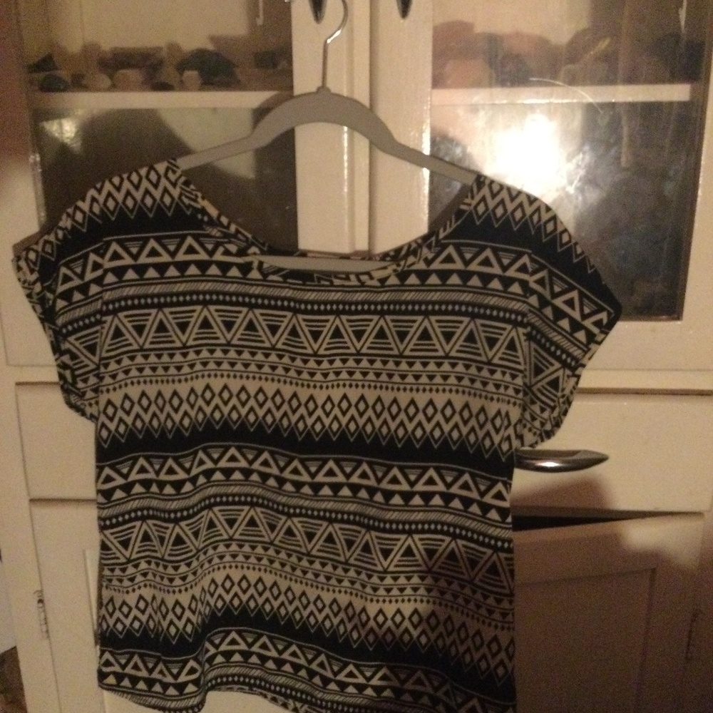 Forever 21 sz small cap sleeves, boat neck t-shirt